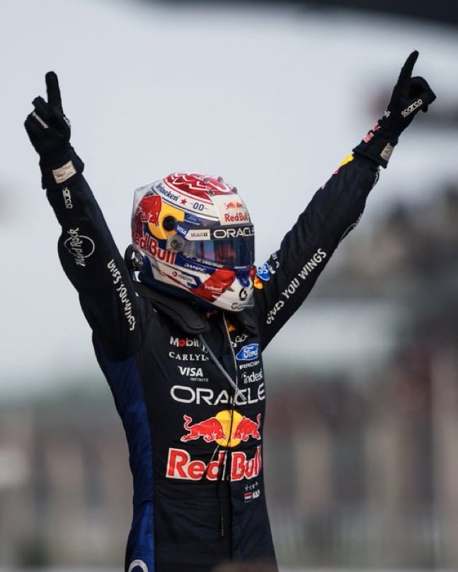 hernanqo's tweet photo. 🏁🏎️ @Max33Verstappen se recuperó de su mala largada, fue superado por Antonelli y @GeorgeRussell63 y ganó en el Circuito de Sepang (Malasia) de @F1 

👏🏼 Primer triunfo del año para el piloto de @redbullracing tetracampeón de @F1 

🥈Antonelli 
🥉@LewisHamilton 

#BahrainGP #F1 https://t.co/ADnEg8Pszi