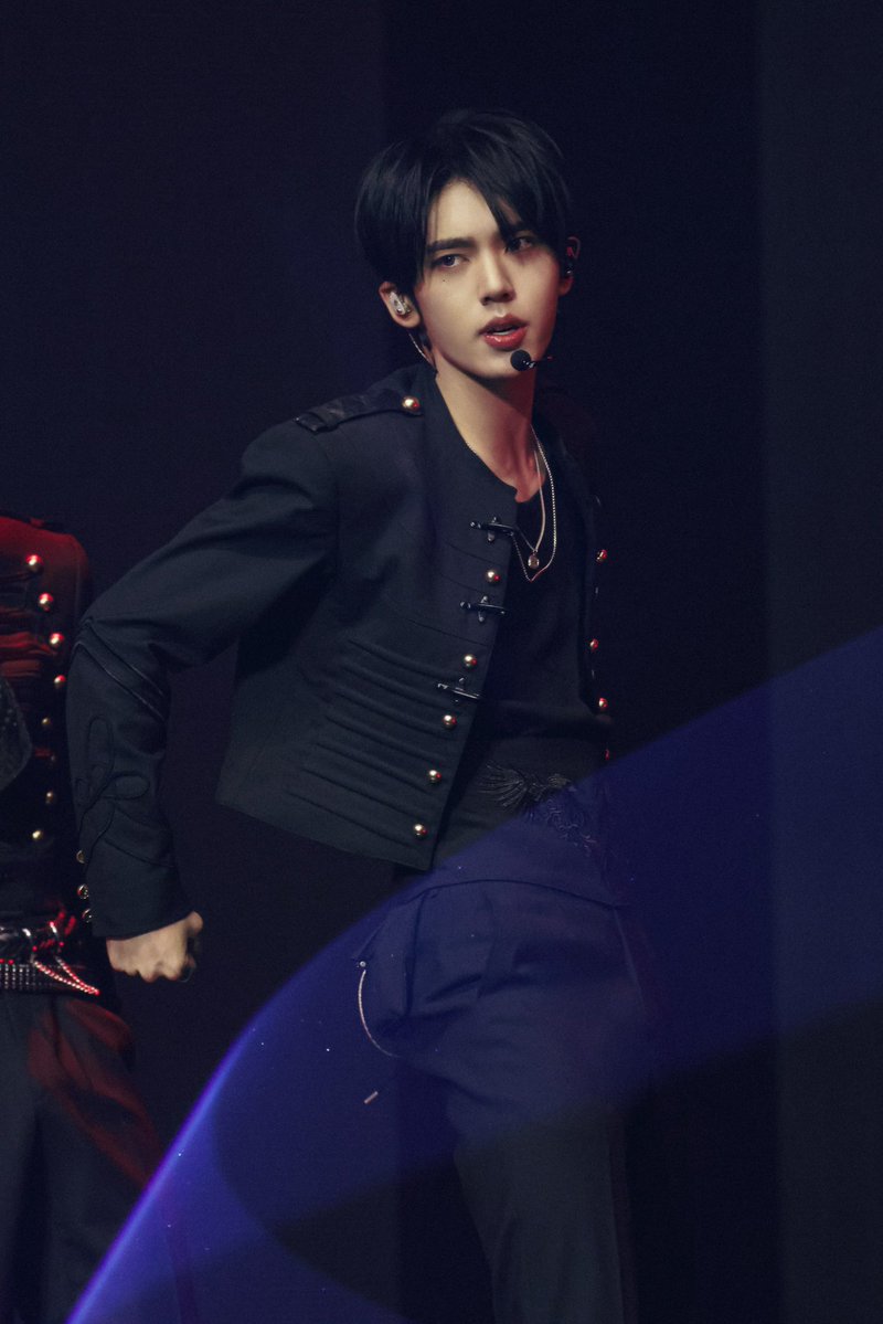 HANYUJINTURKEY's tweet photo. [📷📝 — 041026] AND2BLE Weverse Medya Güncellemesinden #YUJIN!

“2026 AND2BLE SHOW KONSERİ <Welcome to Qurious> Fotoğraf Kesitleri 📸” (1/4)

#HANYUJIN #한유진 #AND2BLE https://t.co/uh5LfeTW2T