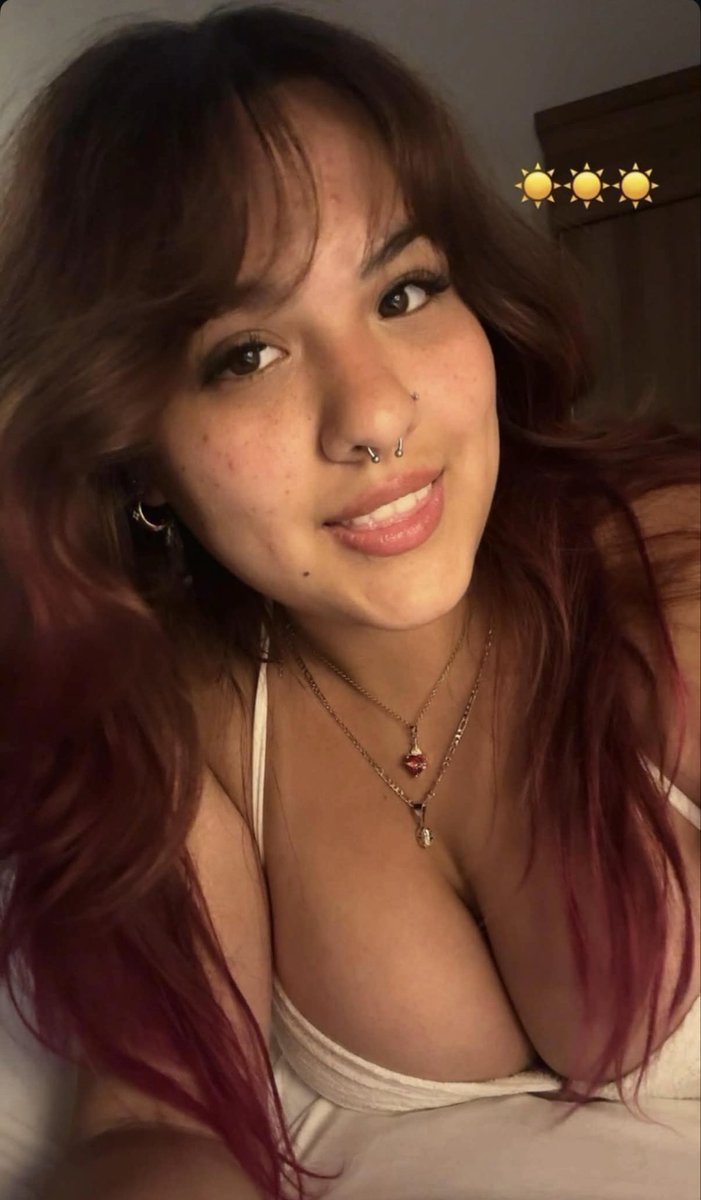 username5bja's tweet photo. FUCKK her titties are huge 
(DM if you want her @) https://t.co/qp0msf0V7o