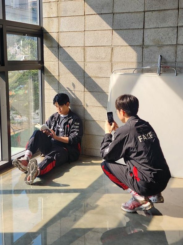 nishie93's tweet photo. 😫😫 them…🧡❤️ https://t.co/CB0gdmFnbv