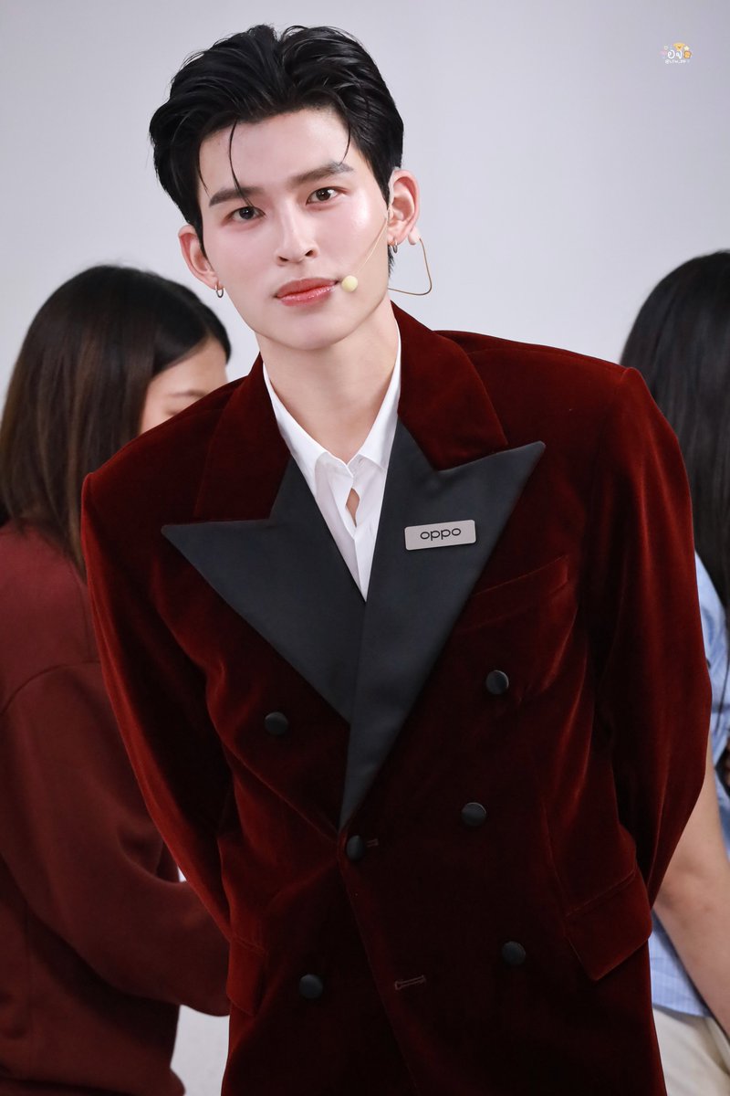 LTW_PP's tweet photo. สูทแดงกำมะหยี่oppoคือที่สุดของความหล่อ❤️

#ppnaravit @ppnaravit https://t.co/NI8qLBMKIx