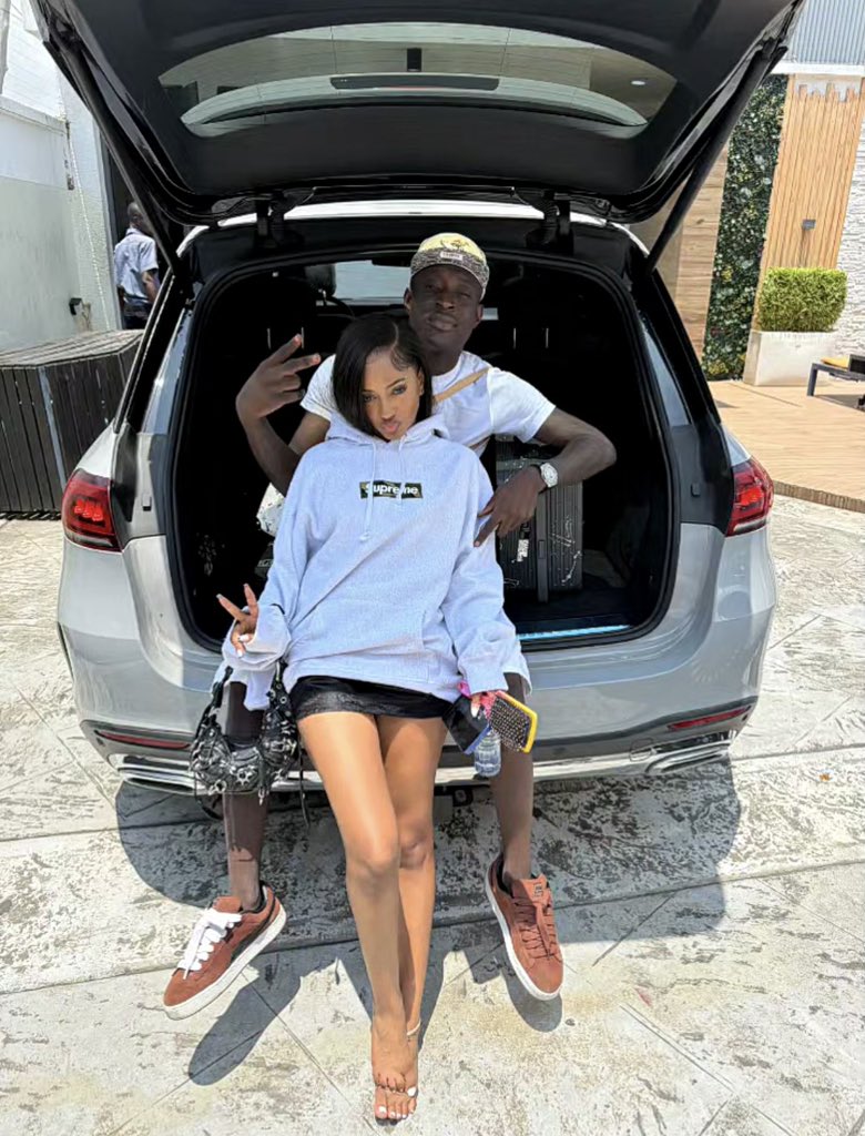 Baloxxd's tweet photo. If Carter Efe and Jasmine ever break up, then honestly, there’s no reason to believe in true love anymore 😭❤️ https://t.co/gzPzjfBwP2