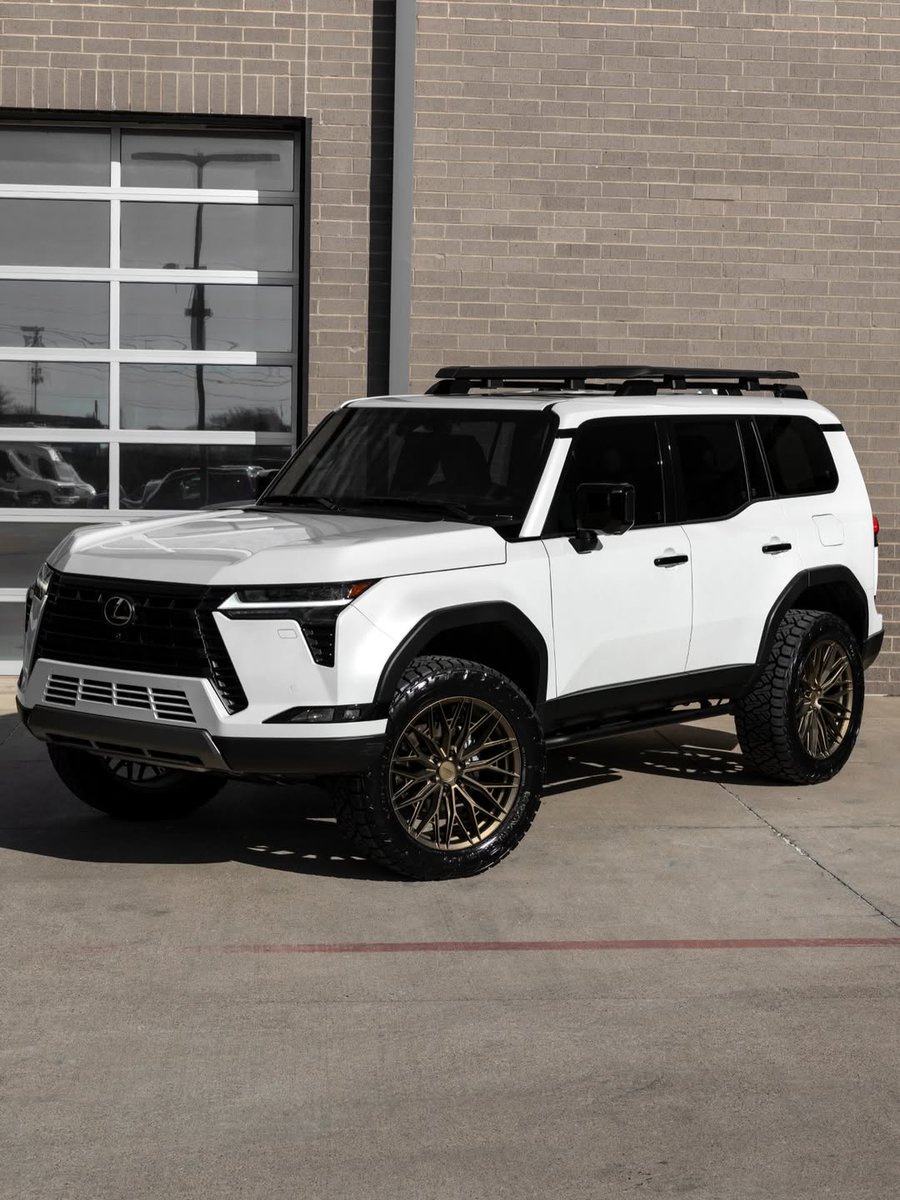 Venosier's tweet photo. LEXUS GX 550 OVERTRAIL+ https://t.co/8gBcb5LEnZ