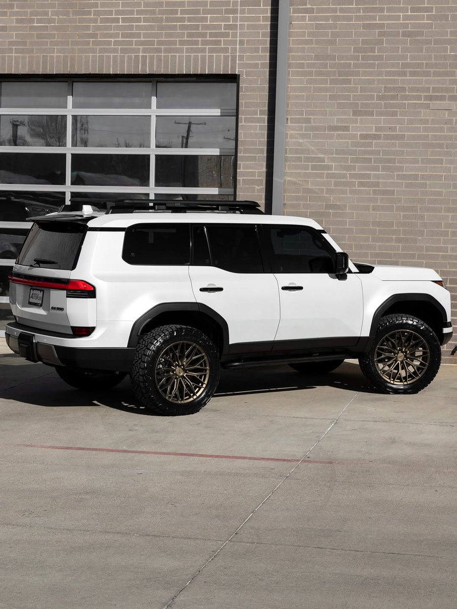 Venosier's tweet photo. LEXUS GX 550 OVERTRAIL+ https://t.co/8gBcb5LEnZ