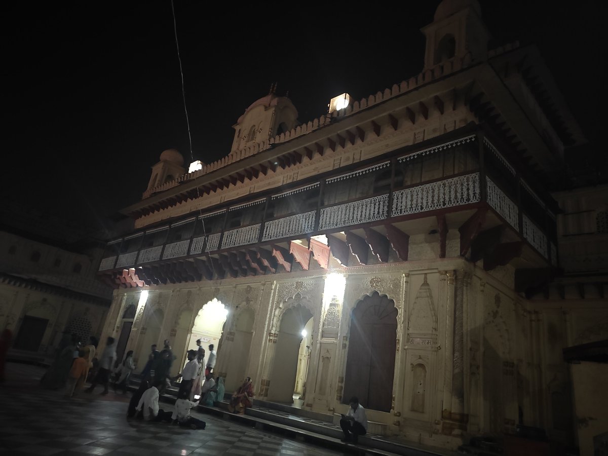 Civilsphere_'s tweet photo. Kanak Bhawan is one of the most underrated places in Ayodhya.
So much serenity and peace—you can sit here for hours.. https://t.co/SR86LznsAm