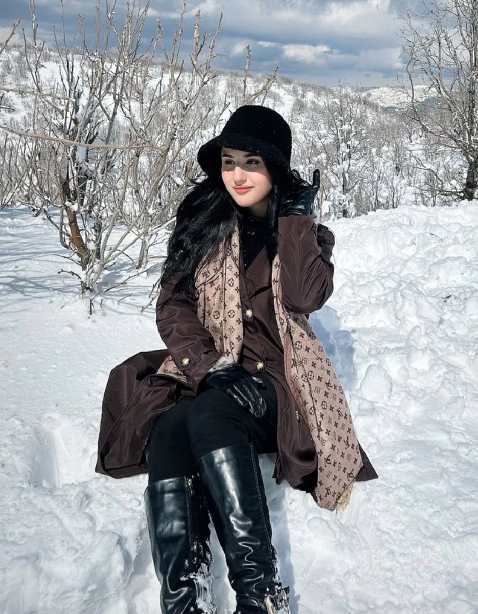 jnv0by's tweet photo. ❄️🌨️☃️ https://t.co/wfxA2cs8Dc