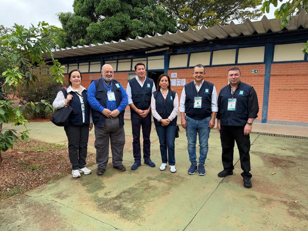 juntacentral's tweet photo. Una delegación de la Junta Central Electoral participa en dos Misiones de Observación Electoral (#MOE) de la @UNIORE, desarrolladas de manera paralela en Brasil 🇧🇷 y Paraguay 🇵🇾.

En Brasil, donde se celebran las Elecciones Generales, participa el presidente de la #JCE, Román Jáquez Liranzo, junto al asistente especial de presidencia, José Ramírez Segura. Su participación contribuye al acompañamiento internacional del proceso electoral y propicia el intercambio de experiencias y buenas prácticas entre organismos electorales de la región.