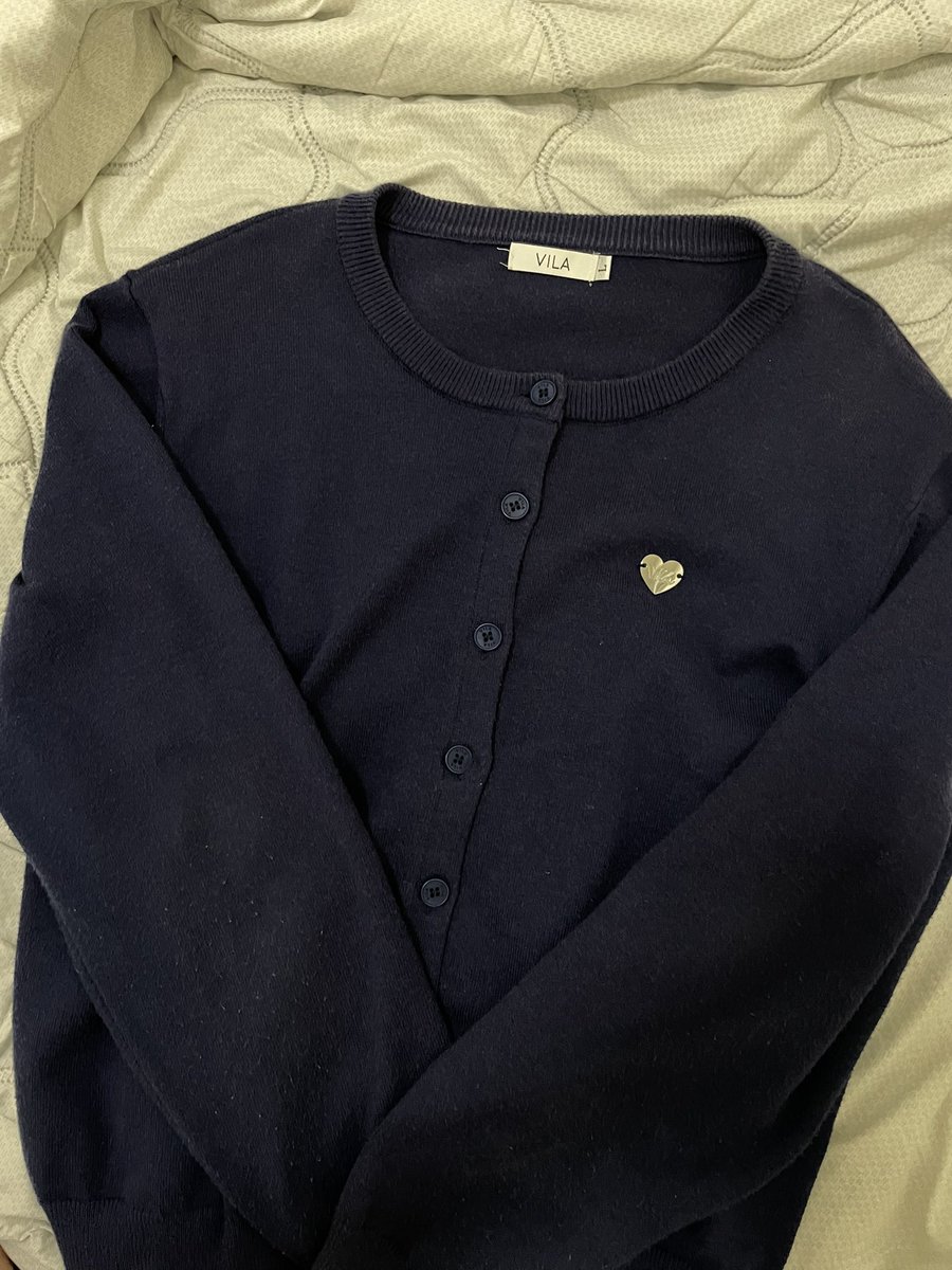 Lakyim_rm's tweet photo. 📍ส่งต่อคาร์ดิแกน
Vila สีเงิน ไซส์ L (ตน.เป็นขุยเยอะ)
🎀รส.160฿

#ส่งต่อเสื้อผ้า #เสื้อผ้ามือสอง #เสื้อผ้ามือ2 #คาร์ดิแกน #เสื้อผ้ามือสองสภาพดี #beming #vila #ส่งต่อคาร์ดิแกน #ส่งต่อเสื้อผ้ามือสอง https://t.co/iuy86n1GKm