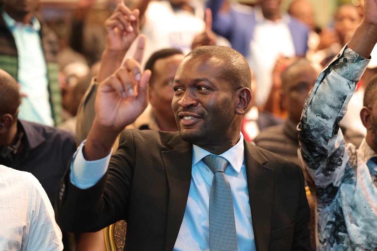 officialmuthoka's tweet photo. H.E

OMWAMI Edwin Sifuna
Tuzawazishe
The equitable party  TEP
Party  leader 
The sixth
#ChamaYaSifuna https://t.co/BKa7GbE540