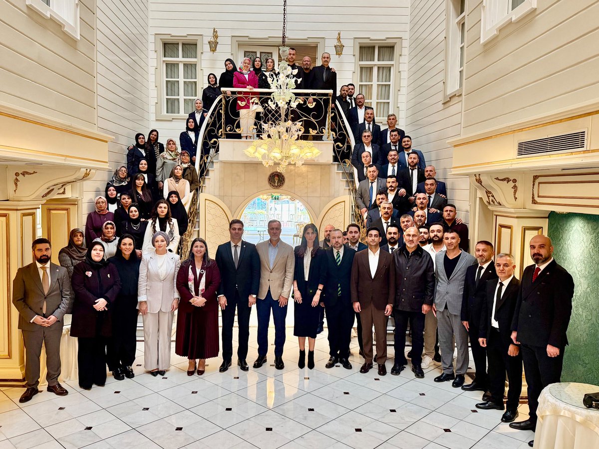 BBvolkanyilmaz's tweet photo. Olağan ilçe kongrelerimiz sürecinde, Milliyetçi Ülkücü iradenin sandıklara azami düzeyde yansıması için yaptıkları çalışmalar sonucunda, bu demokrasi yarışını diğer başarılı pek çok ilçemizin bir adım önünde tamamlayan Sultangazi İlçe Teşkilatımız ile bir araya geldik.

İlçe Başkanımız Sn. Yakup Bildik başta olmak üzere, kongre sürecinde emeği ve katkısı bulunan tüm yönetim kurulu üyelerimizi ve dava arkadaşlarımızı tebrik ediyor; bundan sonraki çalışmalarında başarılarının artarak devam etmesini diliyorum.