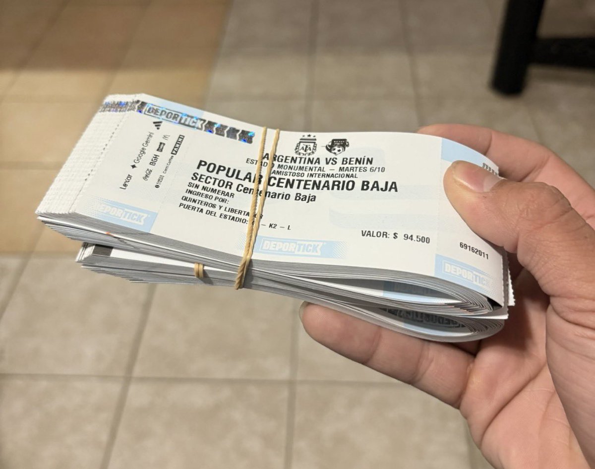 ChefPacoAlmeida's tweet photo. Che alguien va a investigar el bardo que hay con las entradas para ver le DESPEDIDA DE MESSI?

Está lleno de HDPS revendiendo y todos los giles los que quisimos sacar por derecha nos quedamos sin nada… https://t.co/IiM9pAkV95