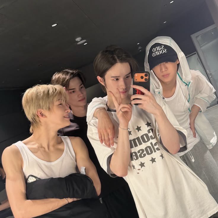 choksoodan's tweet photo. who else felt it https://t.co/Hyg3zCBCLJ