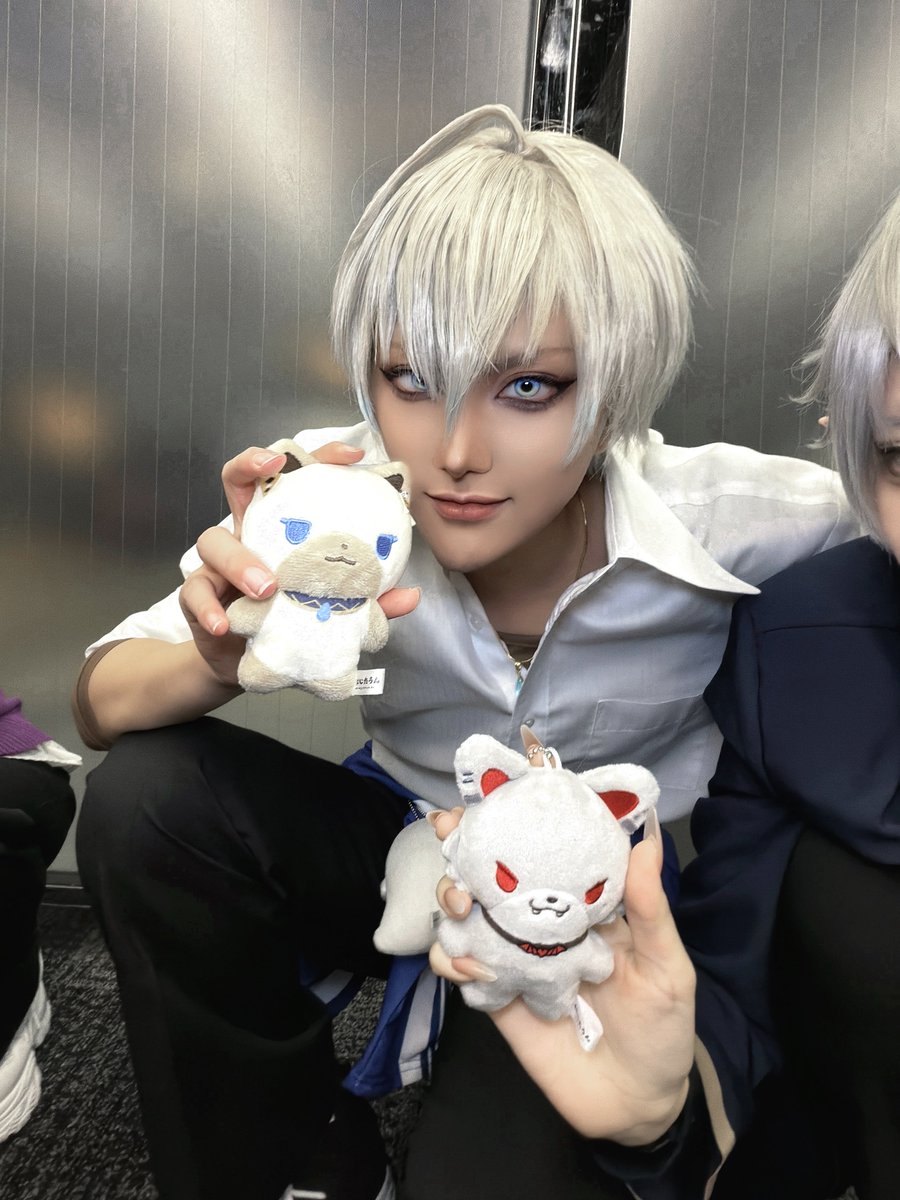 tkrvvs's tweet photo. ※cos. 💧

せめて4日くらいはと⁉️友達に我儘言って初てでし引率してもらった🤩🤩🤩

#コスフェスTDC #ニューレイヤーズパラダイス https://t.co/s0Pc3fO7Yh