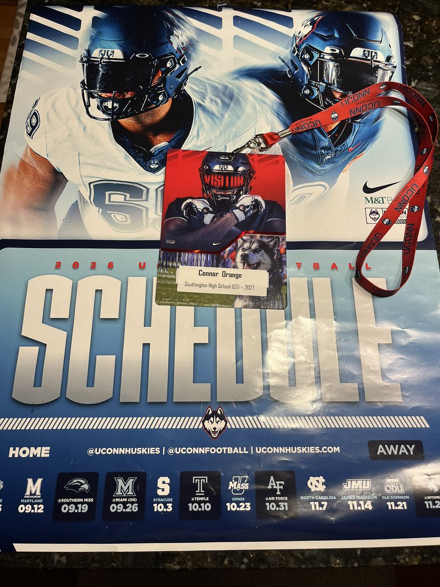 Connor21Orange's tweet photo. Thank you @CoachLeddy12 and @UConnFootball for a great game day visit. Being there with my @SHS_BKF teammates @NickAndrews0 and @WalkerMezz was special. Wish it could have been a W, but you can see that @CoachCandle is building something special. #cthsfb https://t.co/G0wI1JqESv