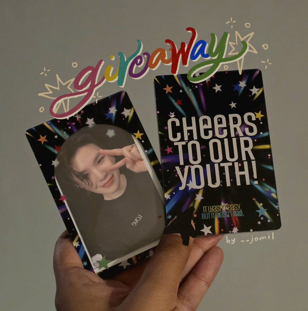 __jomil's tweet photo. quick giveaway !
giving away two b-grade* pocahols just because 🥹🌟

— reply with your lockscreen (flex that lockscreen !)
— tag a friend + like + rt
— no need to follow

ph only; ends oct 7 11:59pm
ill shoulder sf ! https://t.co/kgGr64QA6H