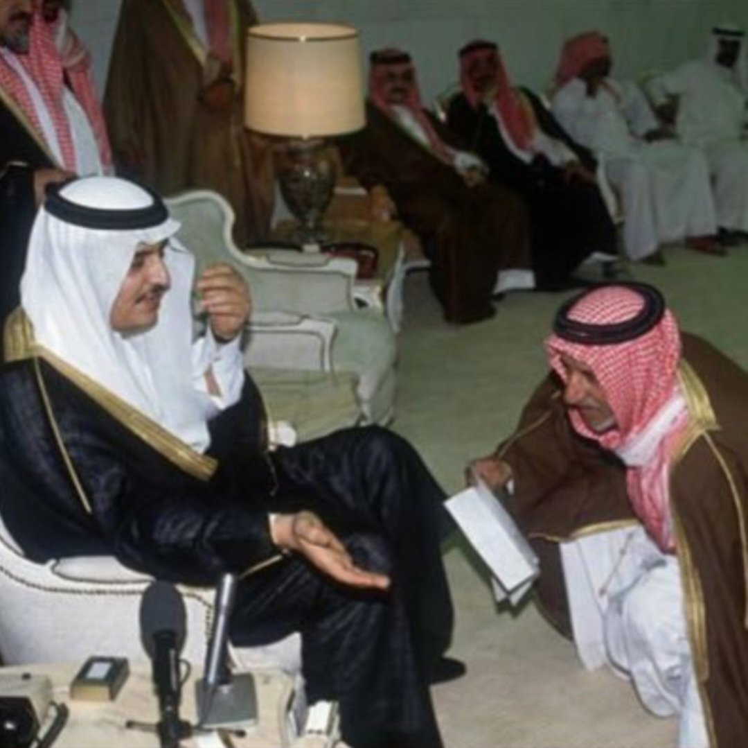 0dGi4's tweet photo. @frs2050 وظيفه مافي لاتنبح ياعاطل لعناتك حطها بكسمك الهندي ياولد مسيار https://t.co/AUMFJqUVOA