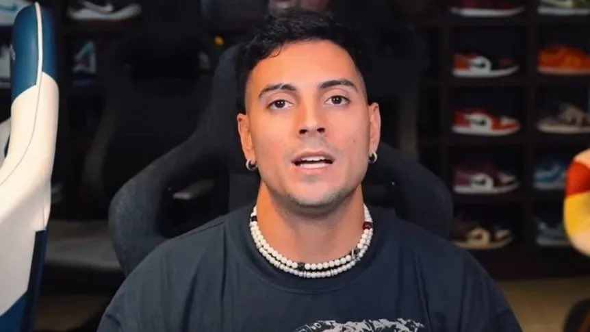 porqueTTarg's tweet photo. "Tipazo"

Porque Coscu anunció que hará un stream para ayudar a Emiliano Pinsón, quien contó haber gastado todo su dinero en tratar el Parkinson que atraviesa. https://t.co/Js0dnKJJrL