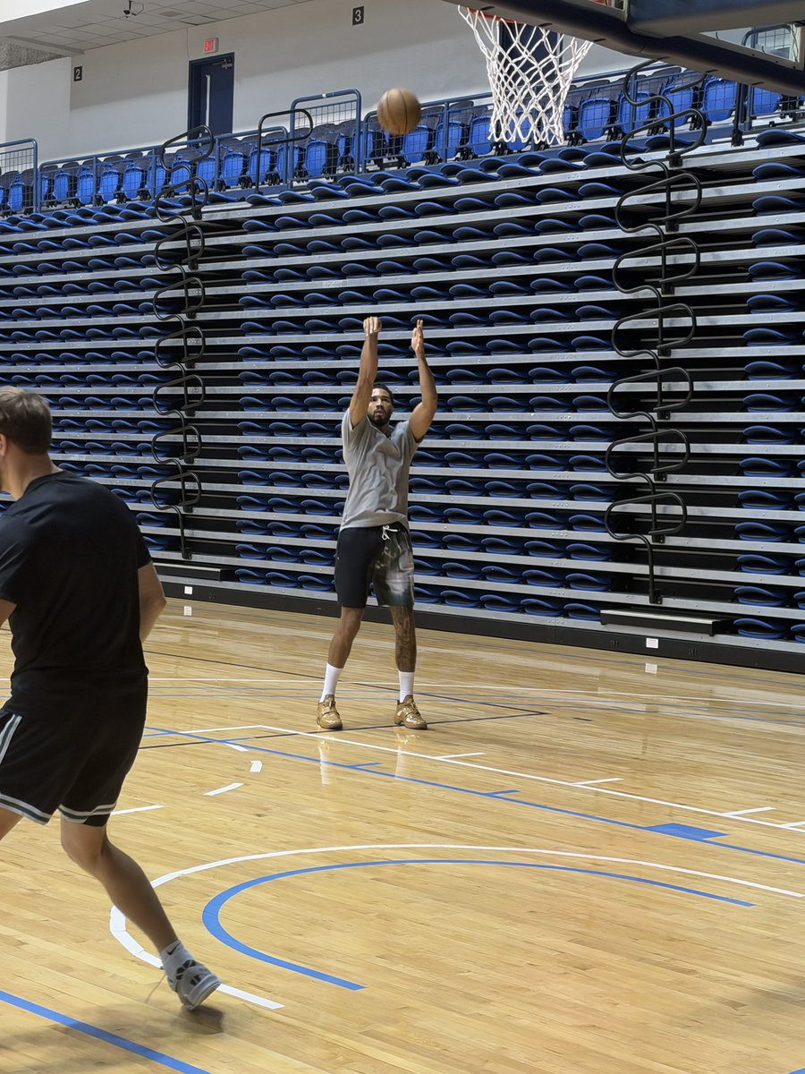 ChrisForsberg_'s tweet photo. Some sights and sounds from Day 1 of camp in Charleston …

Tatum, The Citadel, Stretch Mitch, Pritchard and Conley working together. https://t.co/H6RTCwq0u9