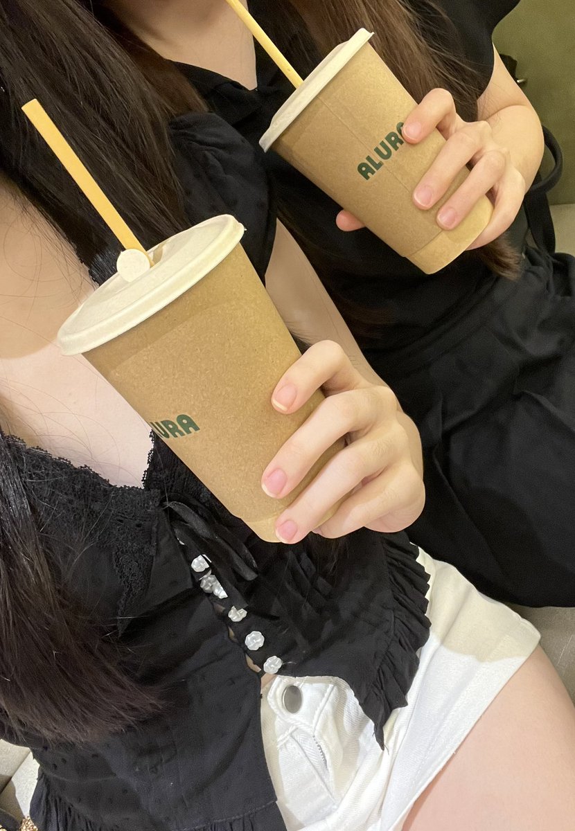 simfullymine's tweet photo. Jake’s girls day out ✨ https://t.co/7hgyhW20Hg