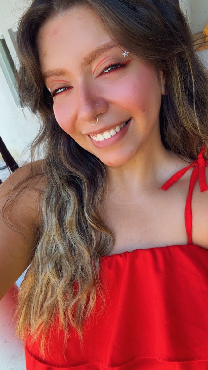 babicowto's tweet photo. INDO ALI VOTAR SECRETAMENTE HEIN GALERA 🌟❤️

finalmente chegou o dia de fazer o 13, tava ansiosa demais https://t.co/kqqgI3Ikj0