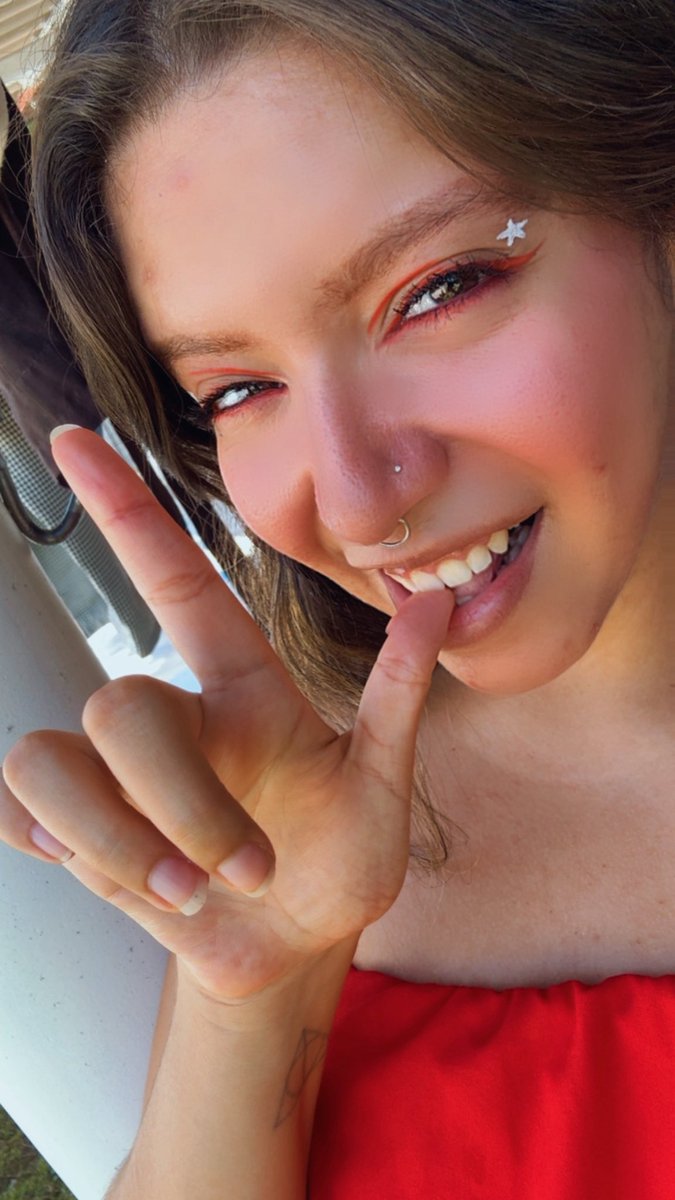 babicowto's tweet photo. INDO ALI VOTAR SECRETAMENTE HEIN GALERA 🌟❤️

finalmente chegou o dia de fazer o 13, tava ansiosa demais https://t.co/kqqgI3Ikj0