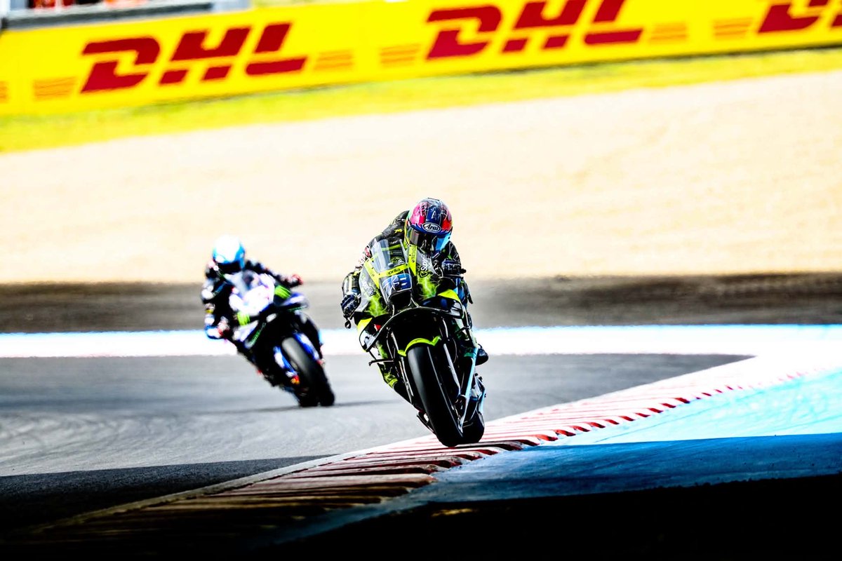 masaji51238930's tweet photo. 日本GP🇯🇵
たくさんの応援ありがとうございました。
応援を肌で感じる3日間になり
私達サポート側もシーズン最後まで戦うチカラ💪を頂けました。
しかし
サプライズがサプライズ過ぎでしたね😊😊😊 https://t.co/sJ7KUNbp7e