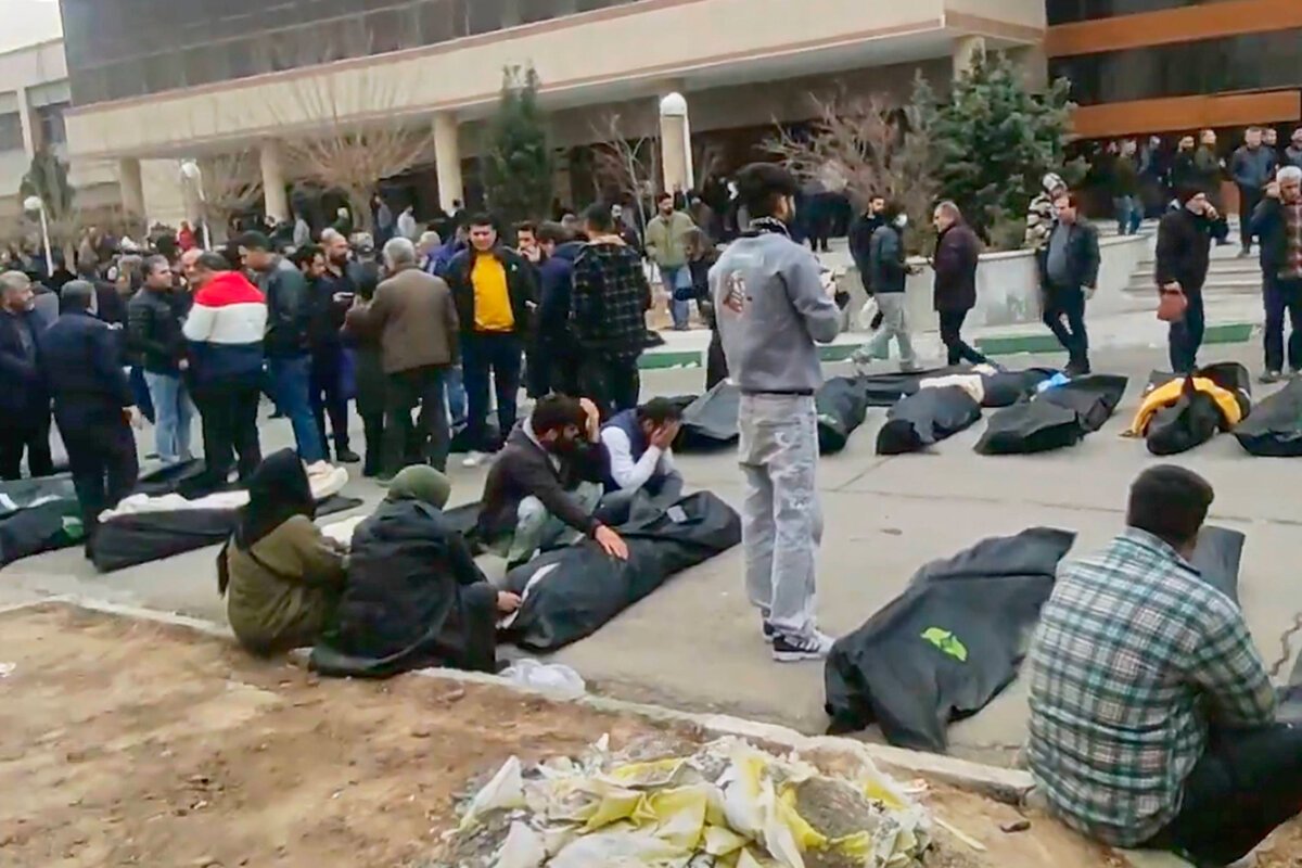 ObsDelphi's tweet photo. 🇫🇷🇮🇷L'Iran critique notre gestion des manifestations en France.

C'est évidemment une provocation lorsqu'on sait qu'à Téhéran ils massacrent les manifestants par milliers.

Et pourtant, je suis surpris de voir dans les commentaires des gens dire que l'Iran a raison. Je pense que beaucoup ne comprennent pas la réalité de la République Islamique d'Iran qui a exécuté en 48h plusieurs dizaines de milliers de civils en début d'année.

Par opposition aux États-Unis et Israël, certains pensent que l'Iran est réellement une victime d'agression mais la nature du régime iranien est profondément criminel. Basé sur la torture, l'exécution des opposants et l'oppression systématique des femmes, il ne faut surtout pas oublier qui ils sont.

Dans le monde sans pitié dans lequel nous vivons, nous avons de la chance de vivre dans une démocratie, membre d'une alliance (l'UE) puissante et elle aussi dirigée non pas seulement par ses seuls intérêts mais aussi par ses valeurs.

Certes, tout n'est pas parfait mais il y a immensément pire partout ailleurs sur notre planète. Si la critique des actions de notre gouvernement est normale (et encouragée en démocratie), il ne faut pas pour autant oublier le vrai visage des dictatures comme l'Iran, la Russie ou la Chine.