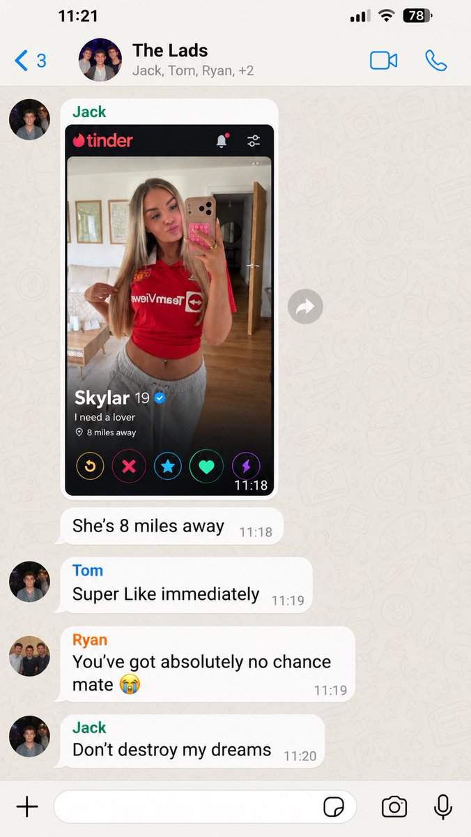 ChristophSandy1's tweet photo. Ffs look at one of my mates 😂😂😂😂 https://t.co/JxNMnfK4uI