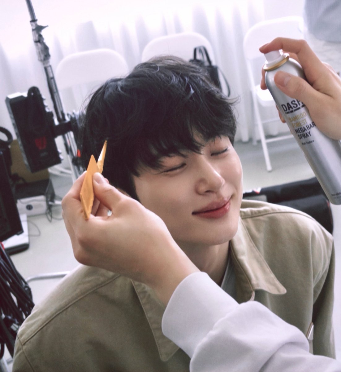 ws_folder's tweet photo. 여자들이 행복해하니까 이제 디폴트값으로
<😌> 주는 남자.. 이런 센스도 재능의 영역이라고 https://t.co/agJXOdvJSs