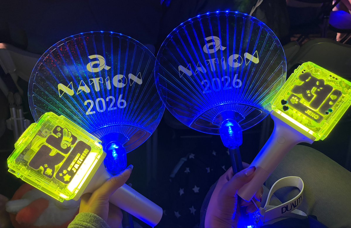 wwwishww's tweet photo. a-nation楽しかった♩
ペンミぶりのゅりょもさいこ〜だったし、フェスで見るがるちゃんもとってもかっこよかったし、超特急はマイバと超えアバでガチ踊りして楽しかった😭そしてなにより、初ジェミンさんの顔がとってもかっこよすぎて、レベチでやばかった😭😭😭😭😭 https://t.co/FXnBPo1qdh