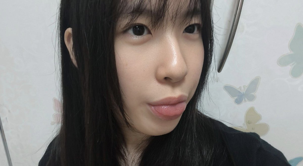 Heidi_JKT48's tweet photo. #otsuyangga buat liveee hari iniii !! 🫶🫶🥹🥹🥹 MAKASIHH YAAA UDAH PD NONTONN goodnight smuanyaaa and semangat ya buat besok !! aku jg harus semangat... semangat bangun pagi 😞😞😞 https://t.co/2HaoQjfL1K