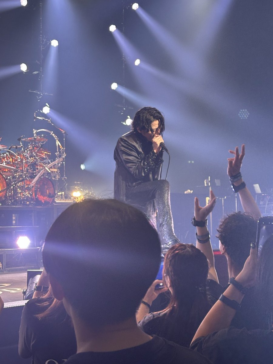kubodisco's tweet photo. RYUICHIの声の復活度合いが、また一段二段と上がってきてる。SUGIZO曰くの不死鳥、マジでそうでしかない。
#LUNASEA
#LUNAPIC https://t.co/433qDST7QR