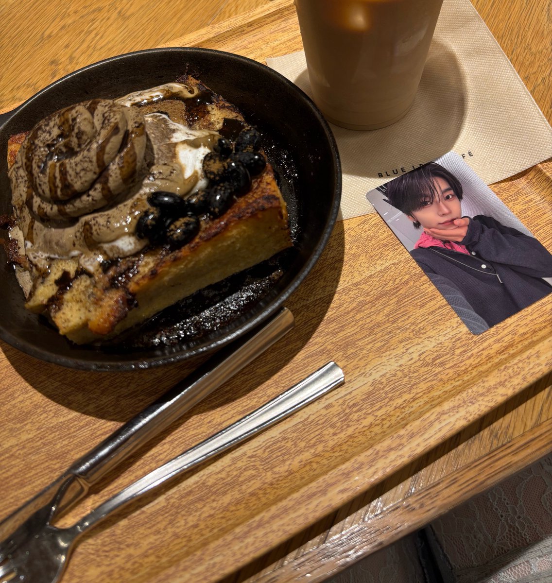 b_mnxx's tweet photo. 今日のオタク飲み会楽しかった♥️ https://t.co/C8LWcX5pmO