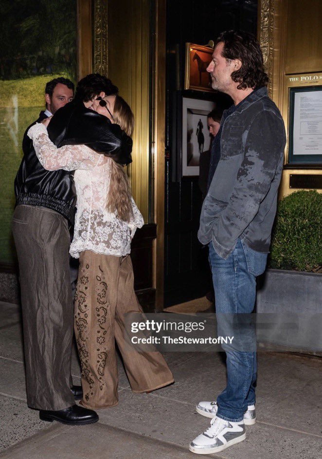 briardiarybr's tweet photo. 📲 | Stephen Kalyn ontem em NY com Sydney Sweeney e Paul Anthony Kelly. https://t.co/KNkjvPuO0p