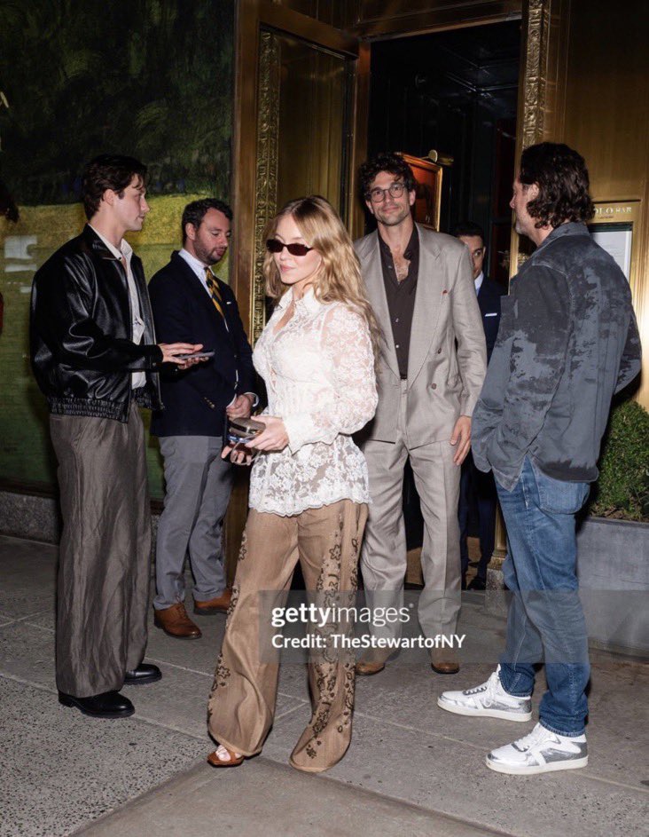 briardiarybr's tweet photo. 📲 | Stephen Kalyn ontem em NY com Sydney Sweeney e Paul Anthony Kelly. https://t.co/KNkjvPuO0p