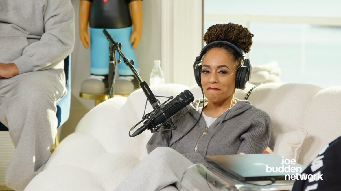 JBTVCommunity's tweet photo. When Mona said, "it's so hard being the only girl here" on the JBP yesterday ... https://t.co/mNXF8n0aG1