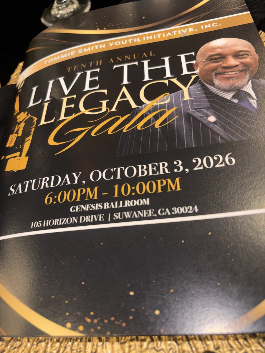 NOLAJAY52's tweet photo. Me and my wife clean up pretty damn well #GalaTime #LiveTheLegacy 

This was an amazing event filled with Black Success and Love 💙. It was so amazing to see so many Legends in one room. We had a 💥 https://t.co/AF8Wo86HVA