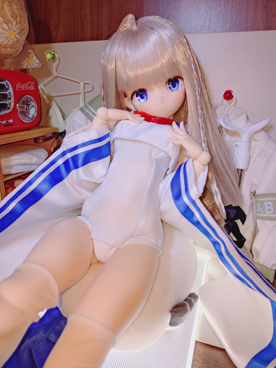 SP_filyna_doll's tweet photo. 【番外編？】
わ…？

#うちのこかわいい
#Rosenliadoll
#DOLLBOTアウトフィット

王道といえば王道な組み合わせ。 https://t.co/vxMoTA5hG7