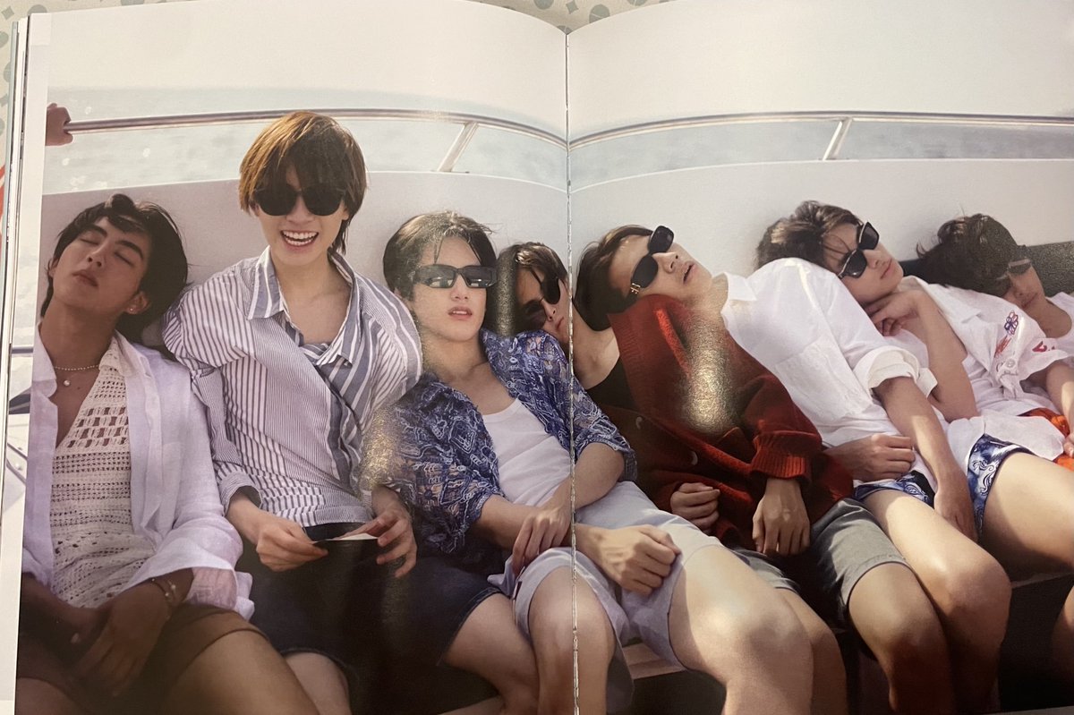 onClouddnine_'s tweet photo. แต่อันนี้โคตรรรรรอ่ะ แบบทั้งพิงทั้งเอาขามาทับ😭😭😭😭😭 https://t.co/zkmYEETW5j