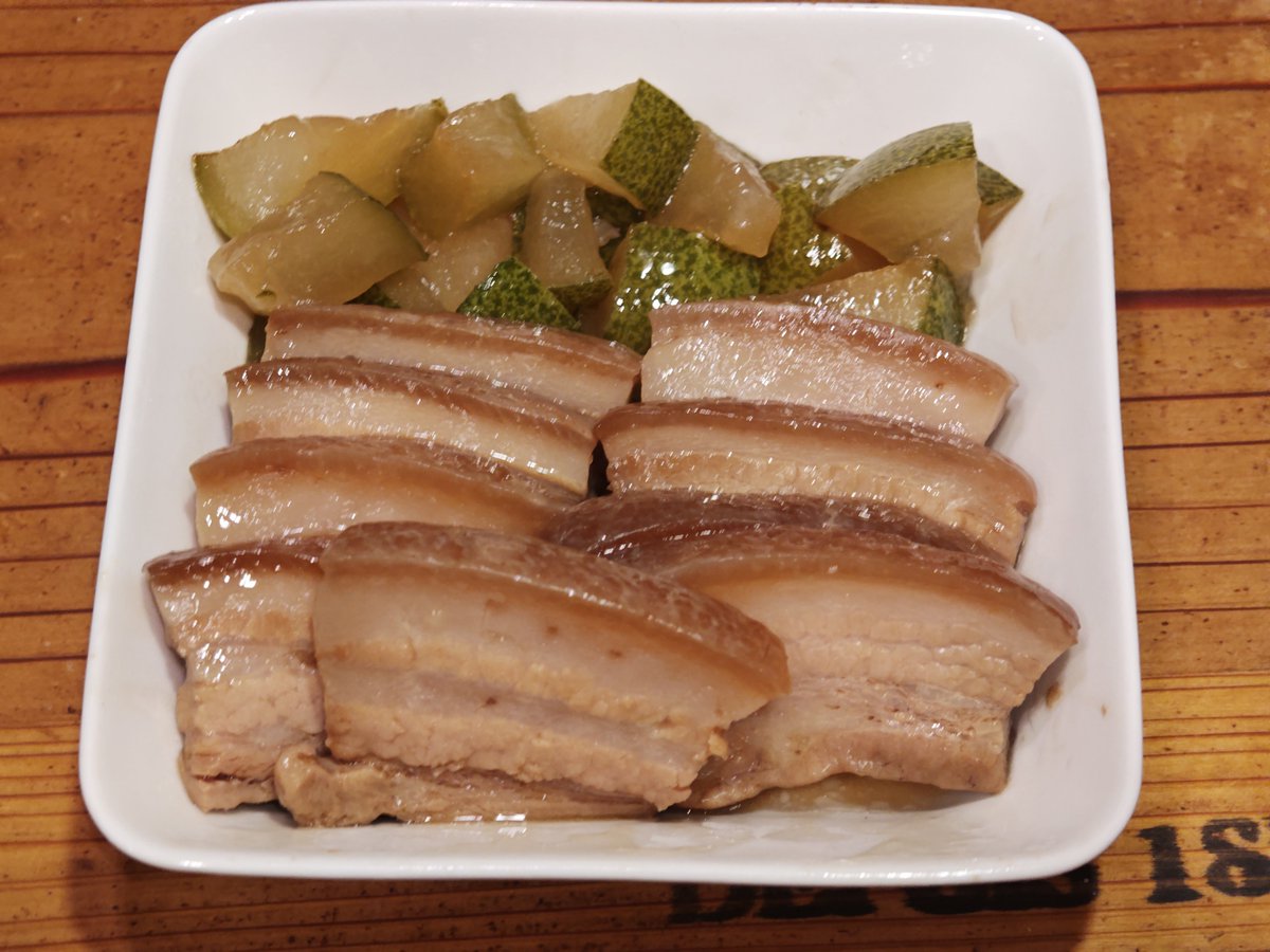 masaosaito's tweet photo. #自炊 #おうちごはん #料理 #cook #cooking #dish #meal #cuisine #AQUOSR9pro

うちなーすば

らふてー https://t.co/iCJZGSjo0G