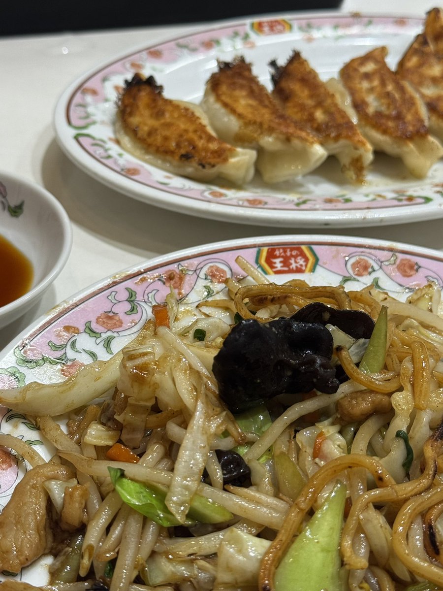 a_serenity38's tweet photo. 餃子の王将って京都発祥やんな？え？違うかった？🥵 https://t.co/9tP0zoc6Fb