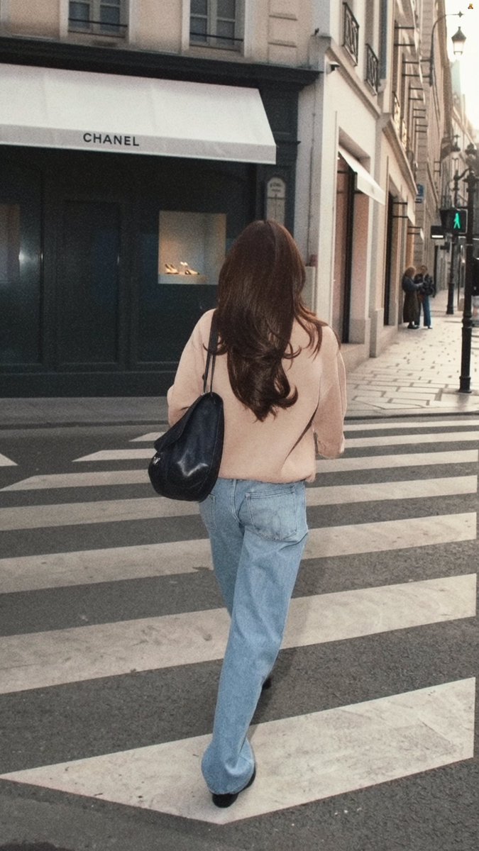 tabbiebie's tweet photo. 🚶🏻‍♀️‍➡️🚶🏻‍♀️‍➡️🚶🏻‍♀️‍➡️✨🫶🏻

#CHANELSS27xLenaMiu 
#MiuNatsha @miunatshaa 
#CHANELSpringSummer #CHANEL #PFW @CHANEL https://t.co/esCttm3bh9