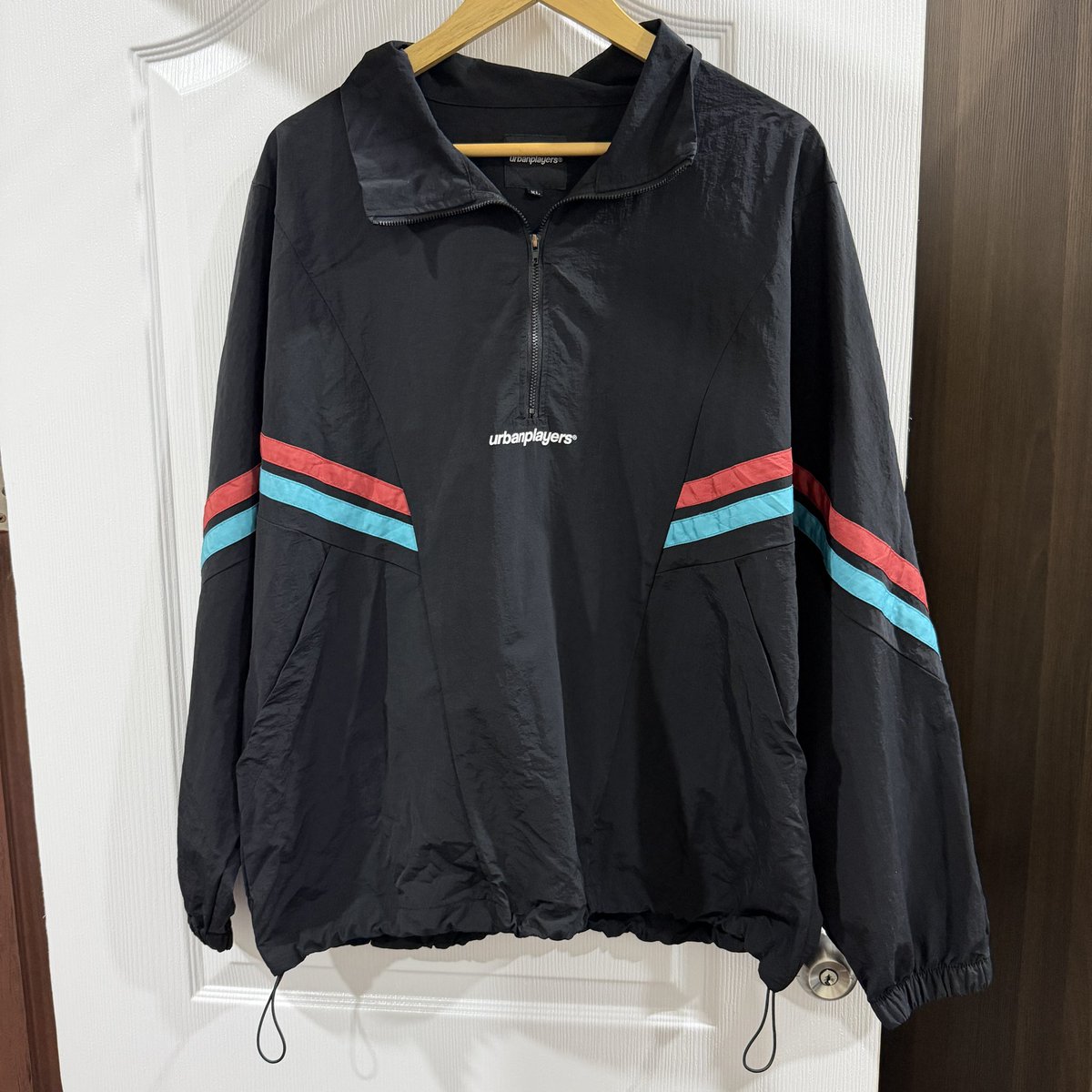 Octoberstuff's tweet photo. 🥟 ´ URBANPLAYER แบรนด์เกาผ้าร่ม ซิบครึ่งตัดสีสวยงับ
สภาพ (10/10) size : อก 52 ยาว 28
price : 390 รวมส่ง
#พรีออเดอร์เกาหลี #โล๊ะตู้เสื้อผ้า #ส่งต่อเสื้อผ้า #aeae #ส่งต่อstylist #ส่งต่อcintage https://t.co/xXu9mOEFtc
