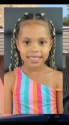 EmmaRincon's tweet photo. Edimar Carreño, una niña venezolana de 7 años, fue según diferentes reportes asesinada a puñaladas en Chicago.

La principal acusada es la mujer de la fotografía de la derecha.

Le atacó sin motivo. JUSTICIA.

Mis condolencias a su familia. Es mucho sufrimiento. https://t.co/H9RfcegEEY