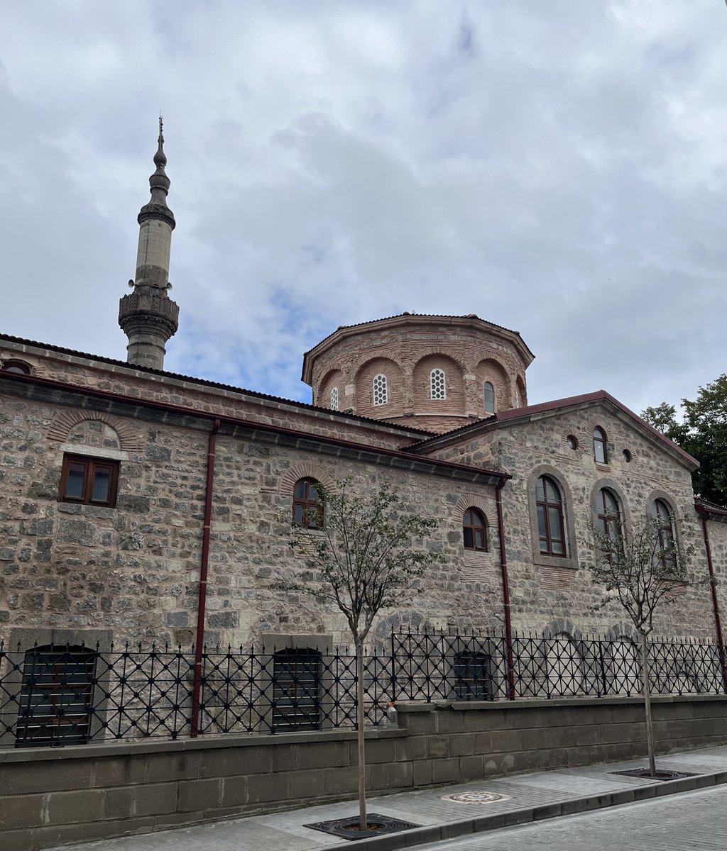 patyale's tweet photo. In #Trabzon it is #Ayasofya that gets all the attention but when Mehmed II captured city in 1461 all Byzantine churches became mosques. Panagia Christokephalos (built 914, extended C13th) became Büyük Fatih Cami. Think breakaway Byzantine emperors crowned in here. https://t.co/gZgxqdtaTj