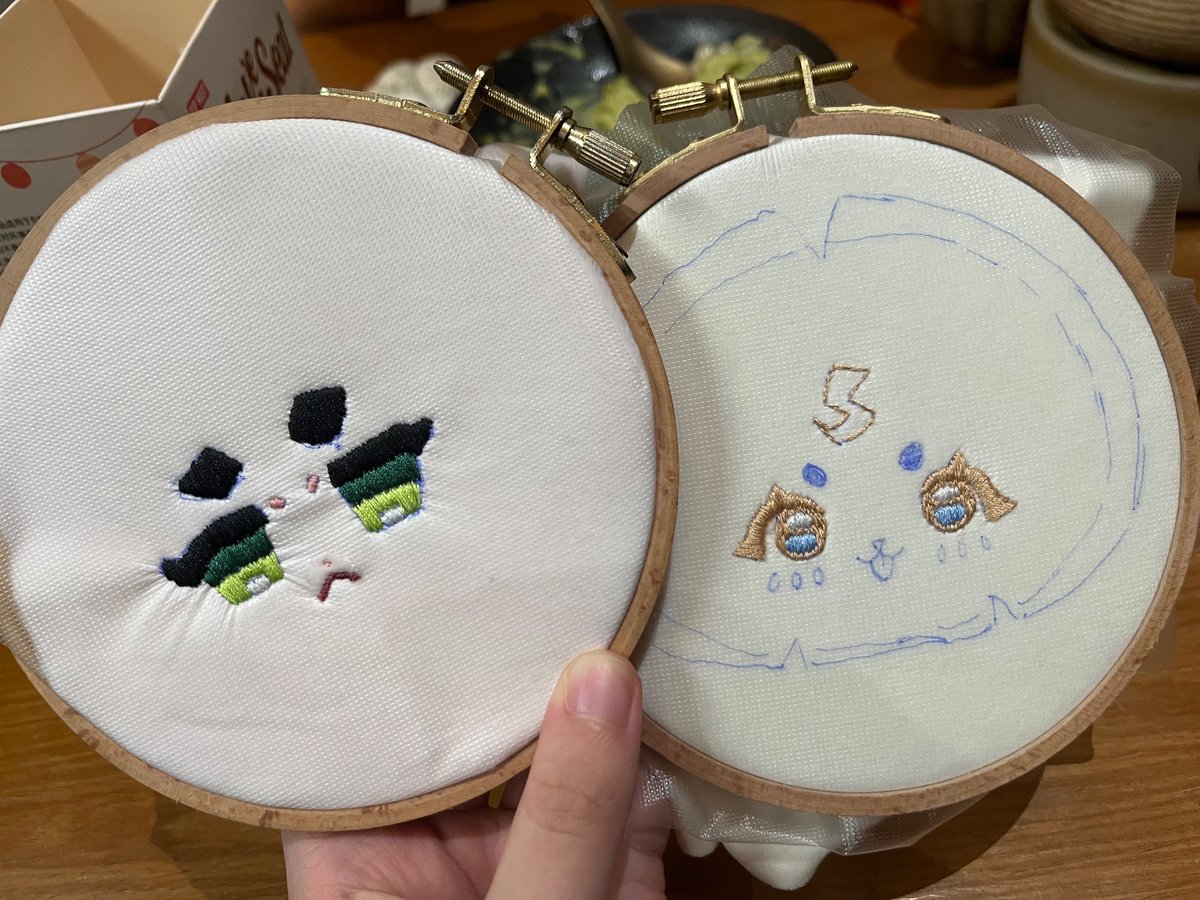 chapter_56's tweet photo. cafe embroidery date 🤩 https://t.co/VlkDmr7d90