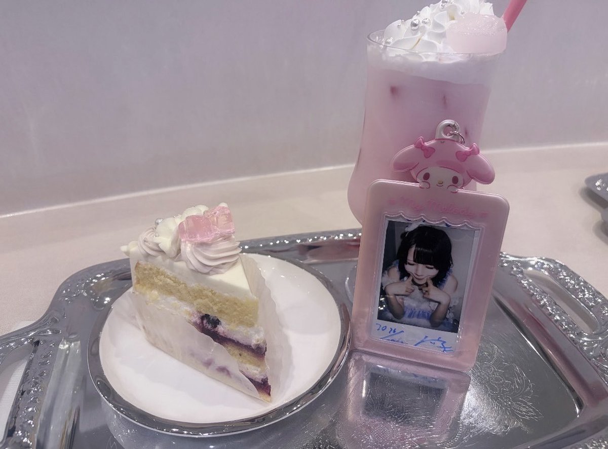non_c_o's tweet photo. きょうはいろはちゃんとケーキ食べたよ♡ https://t.co/lfYrzMj7pA