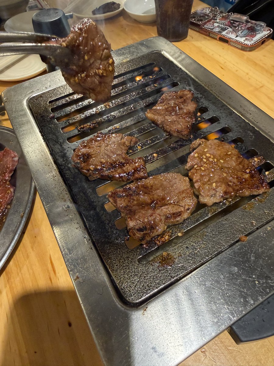 riku_sky's tweet photo. 今日の名古屋メシ！
焼肉🍖 https://t.co/IIYYqZ2119