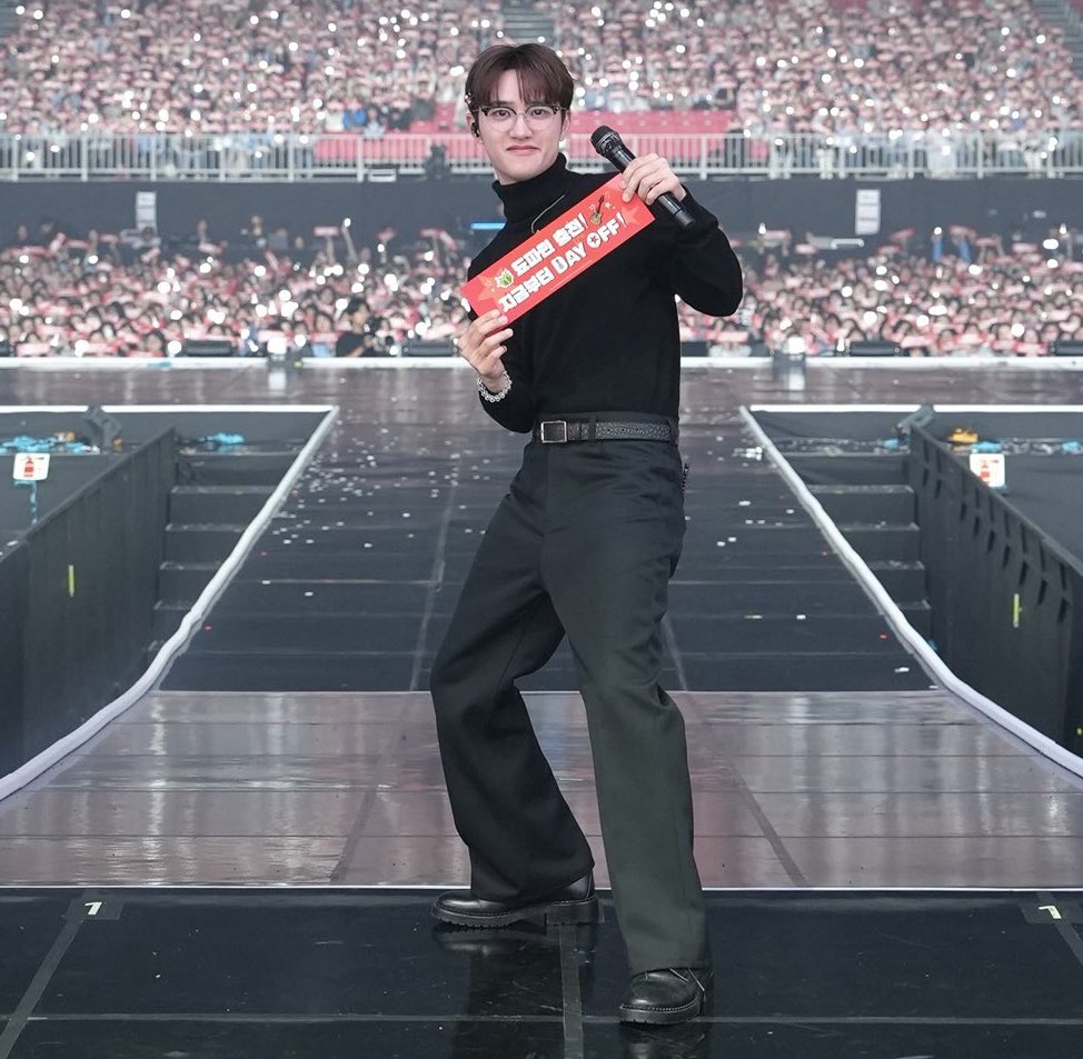pumpysehun's tweet photo. out of all the styles and outfits kyungsoo did for his day off con in korea, this was my absolute fave 🙂‍↕️ https://t.co/7VMh9UNNcZ