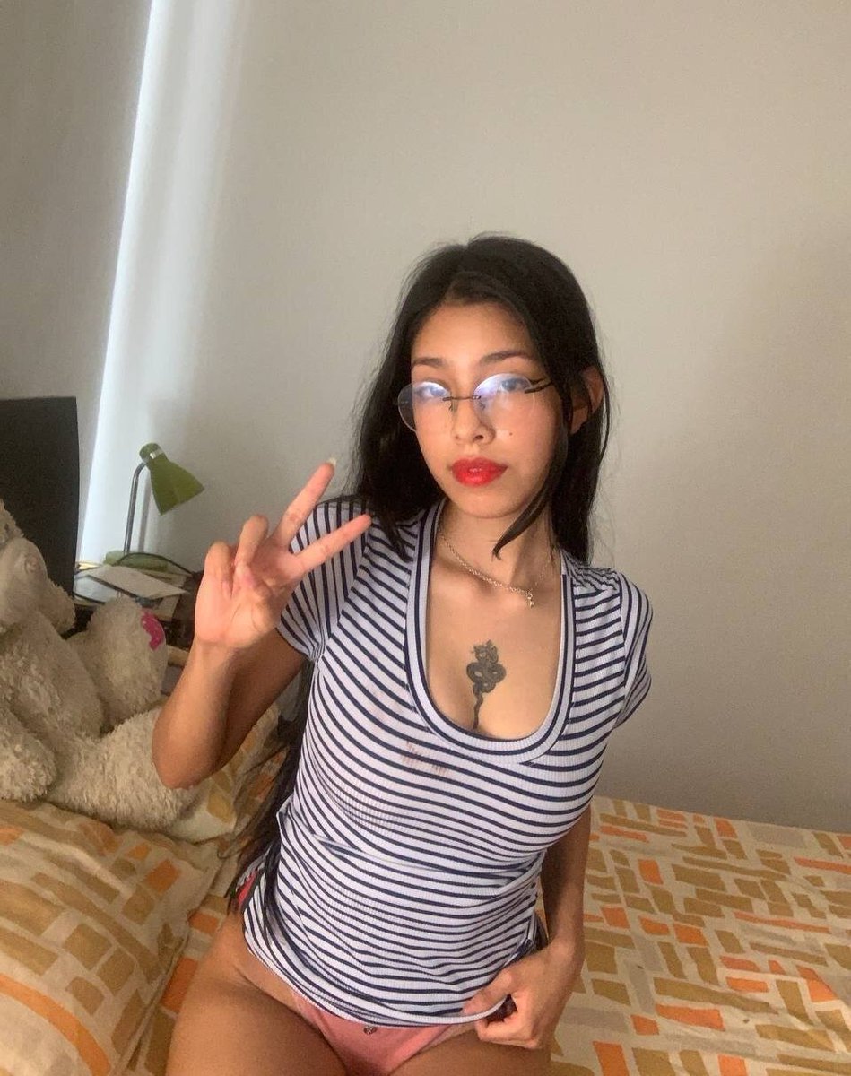 m3n0026's tweet photo. Buenos días, chicos y chicas. Les deseo un bonito domingo. Espero que le den una checada a mi perfil para que me conozcan más.

#nerdygirl #gamer #latina https://t.co/r88c4wPs2d